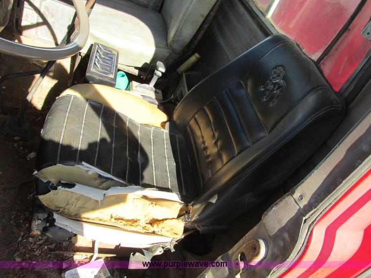 image for item F4065 1985 Mack RD686S water tank truck