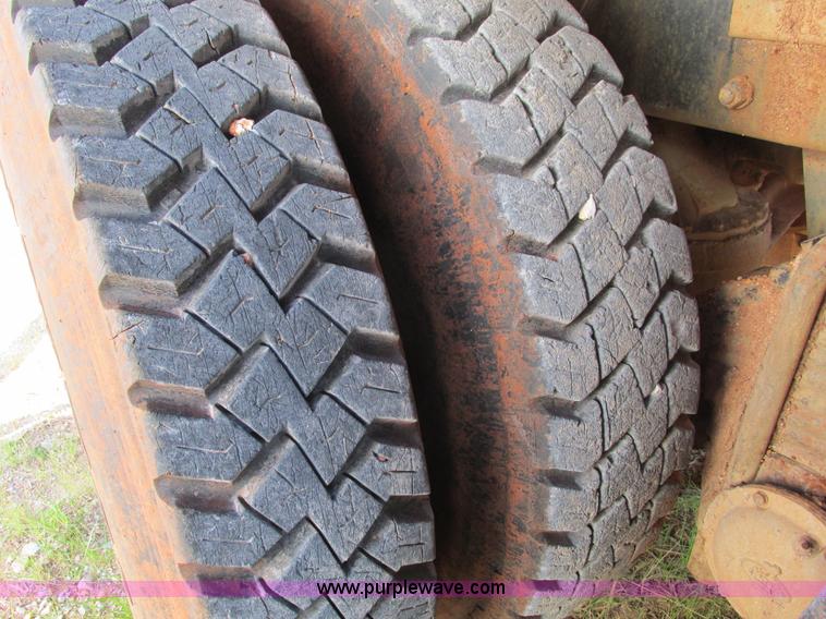 image for item F4065 1985 Mack RD686S water tank truck