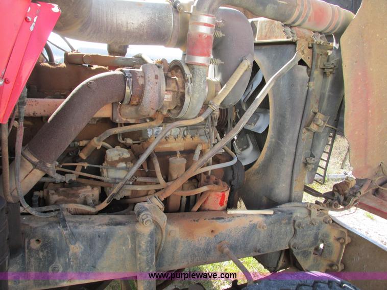 image for item F4065 1985 Mack RD686S water tank truck