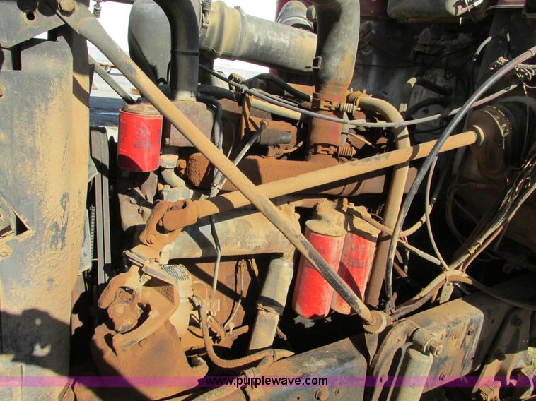 image for item F4065 1985 Mack RD686S water tank truck