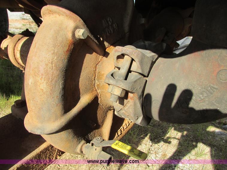 image for item F4065 1985 Mack RD686S water tank truck