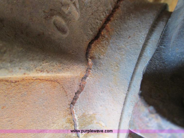 image for item F4065 1985 Mack RD686S water tank truck