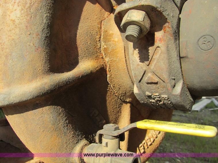 image for item F4065 1985 Mack RD686S water tank truck