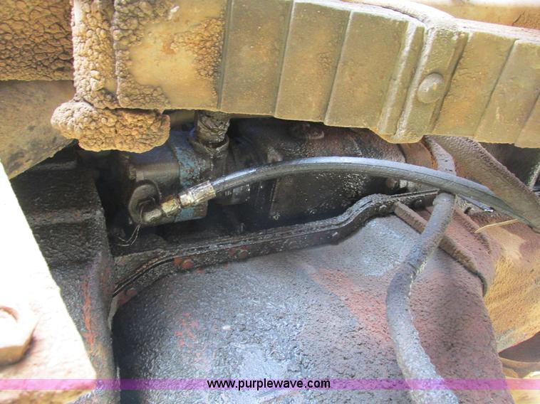 image for item F4065 1985 Mack RD686S water tank truck