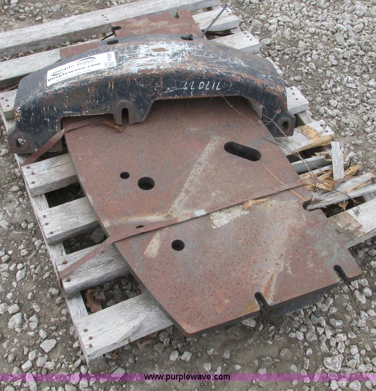 Counter weight kit for a Bobcat 337 excavator in Olathe, KS Item F4095 sold Purple Wave