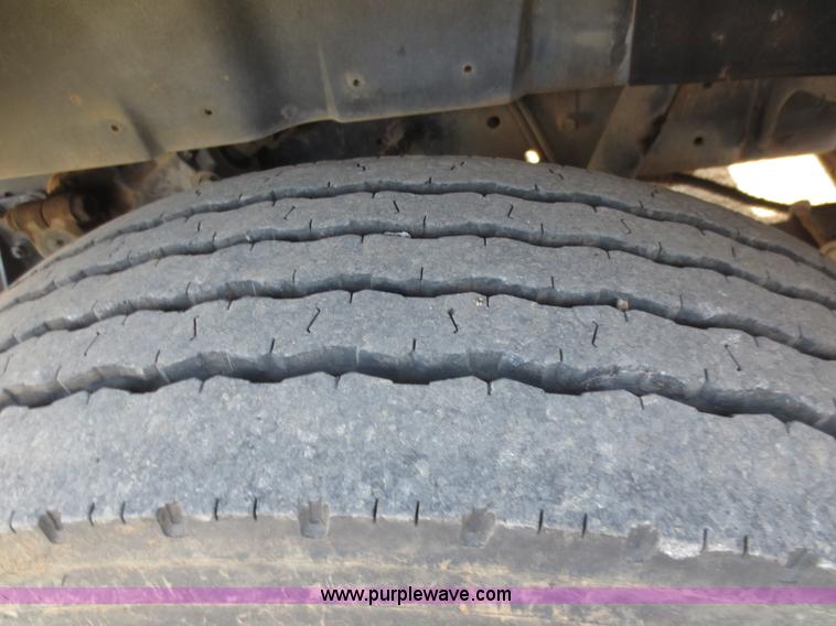 image for item F6539 1993 International 4700 bucket truck