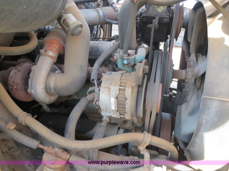 image for item F6539 1993 International 4700 bucket truck