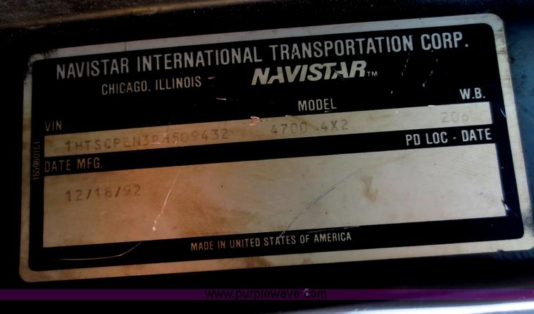 image for item F6539 1993 International 4700 bucket truck