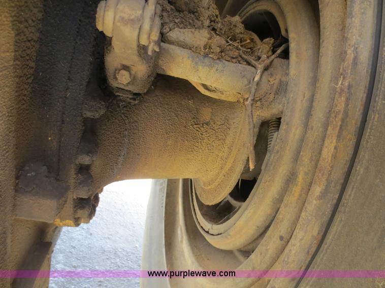 image for item F6540 Caterpillar 621 scraper