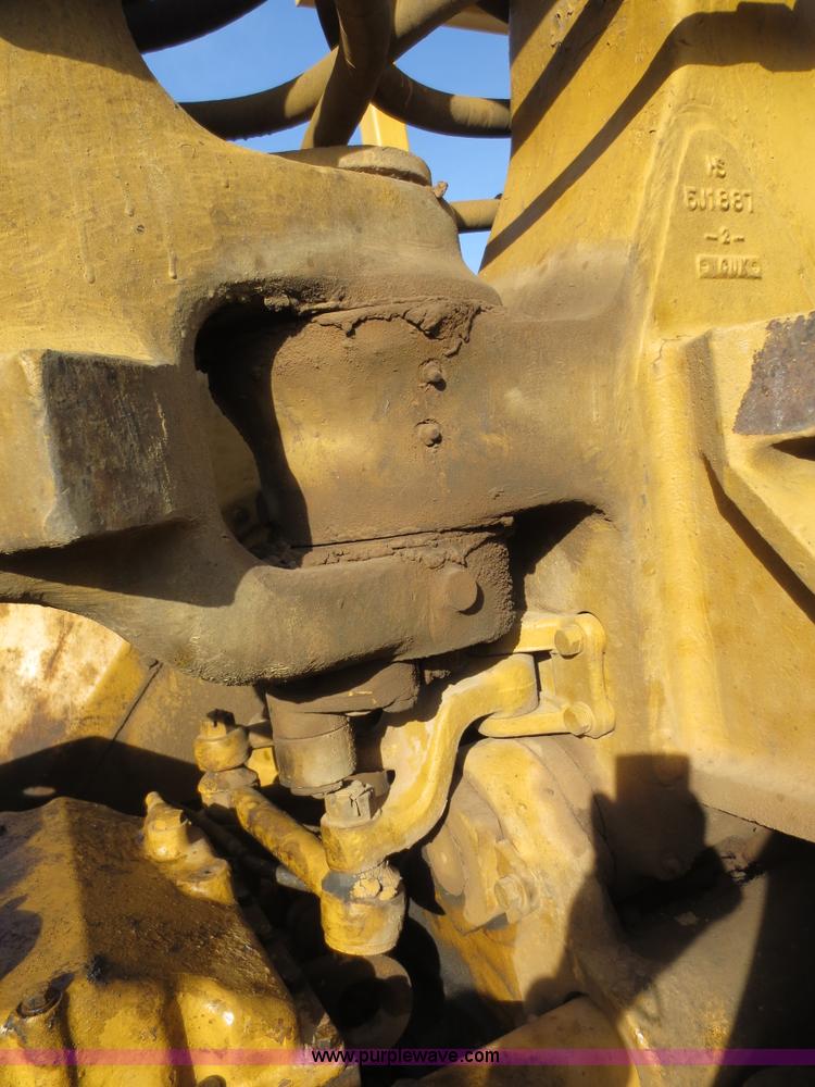 image for item F6540 Caterpillar 621 scraper