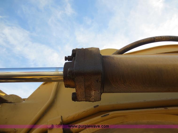 image for item F6540 Caterpillar 621 scraper