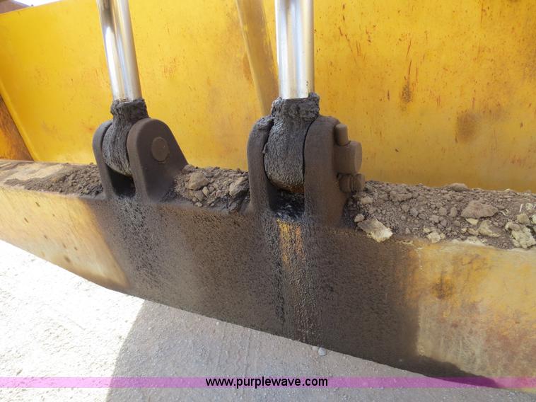 image for item F6540 Caterpillar 621 scraper