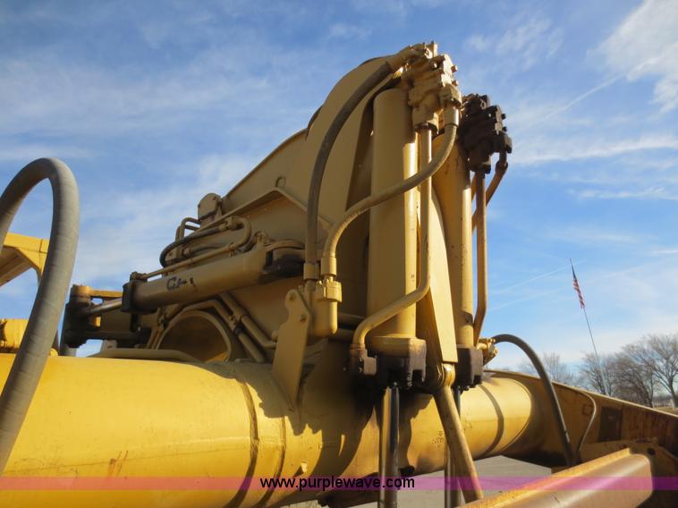 image for item F6540 Caterpillar 621 scraper