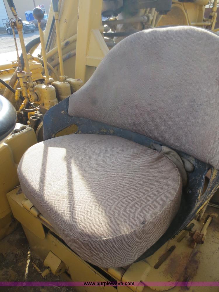 image for item F6540 Caterpillar 621 scraper