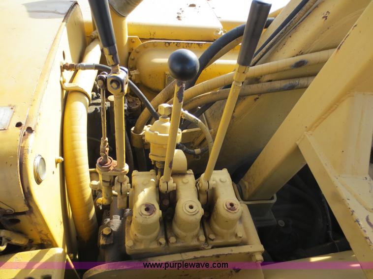 image for item F6540 Caterpillar 621 scraper