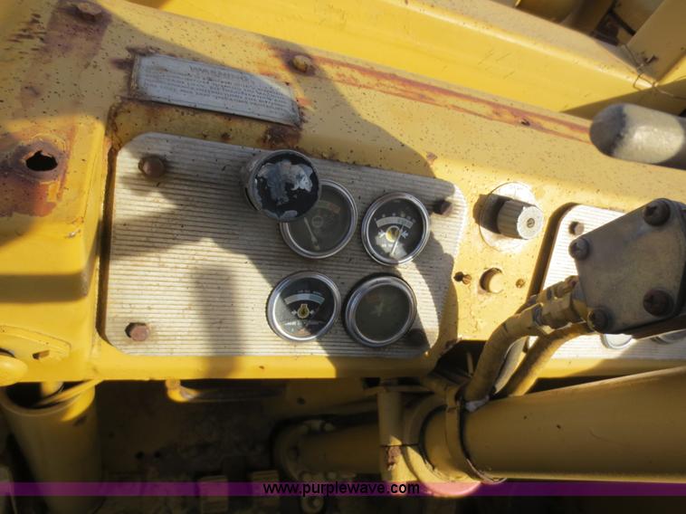 image for item F6540 Caterpillar 621 scraper