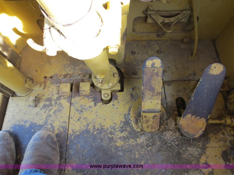 image for item F6540 Caterpillar 621 scraper