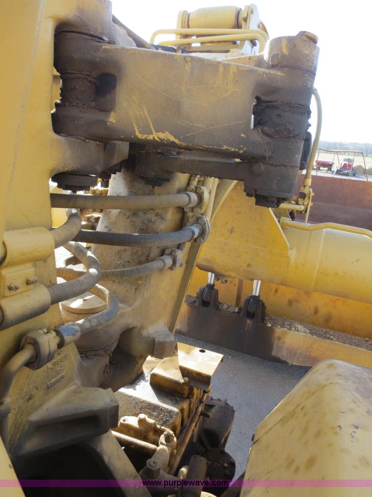 image for item F6540 Caterpillar 621 scraper