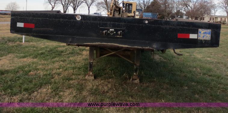 image for item F6547 1993 30' gooseneck tilt top trailer