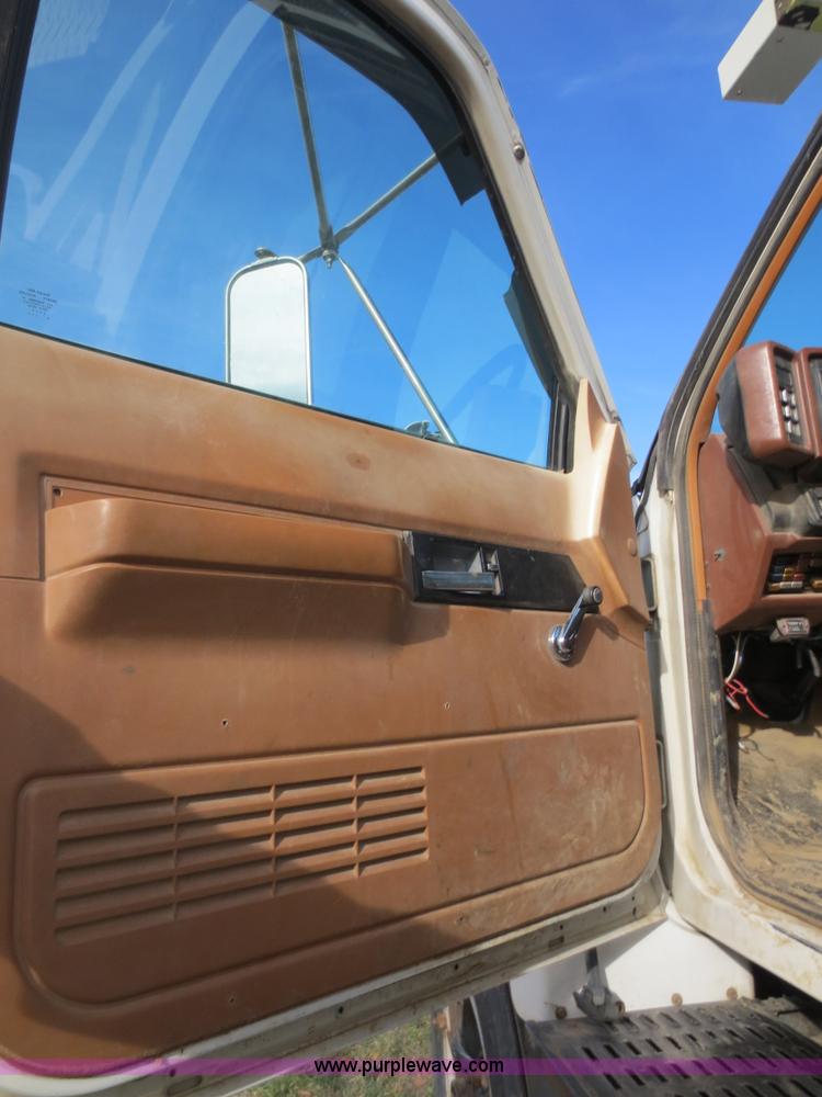 image for item F6548 1994 GMC TopKick service truck