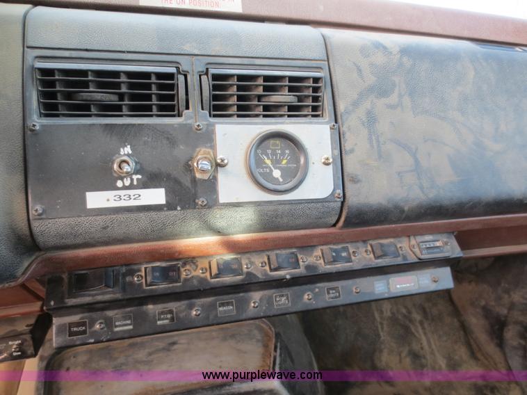 image for item F6548 1994 GMC TopKick service truck