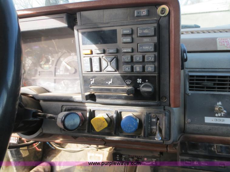 image for item F6548 1994 GMC TopKick service truck