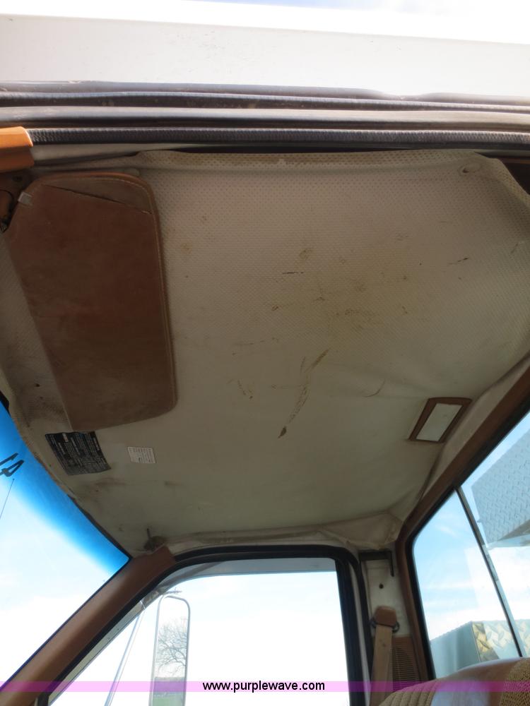 image for item F6548 1994 GMC TopKick service truck