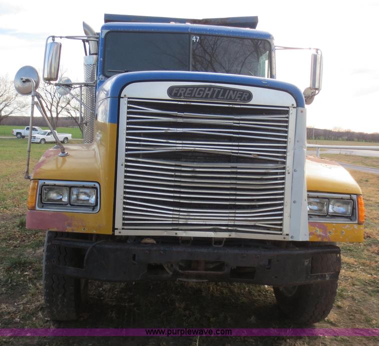 image for item F6549 1990 Freightliner FLD dump truck