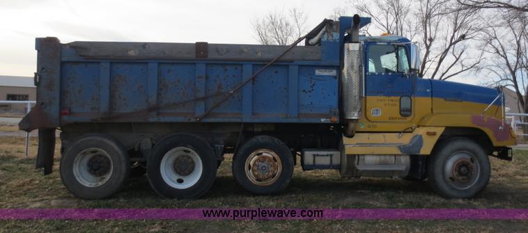 image for item F6549 1990 Freightliner FLD dump truck