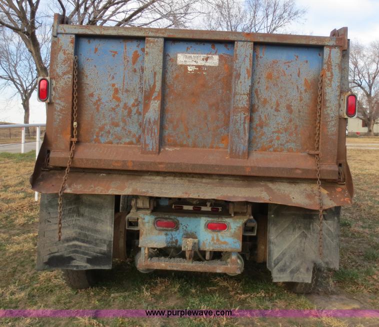 image for item F6549 1990 Freightliner FLD dump truck