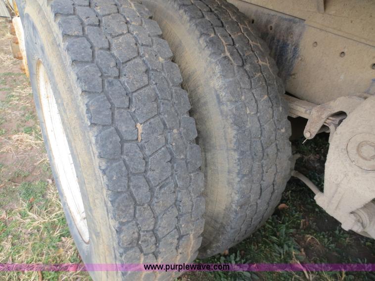 image for item F6549 1990 Freightliner FLD dump truck