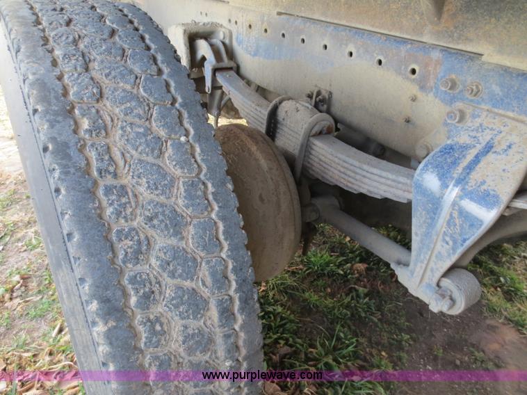 image for item F6549 1990 Freightliner FLD dump truck