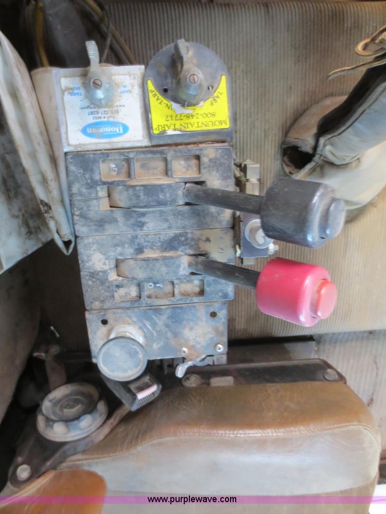 image for item F6549 1990 Freightliner FLD dump truck