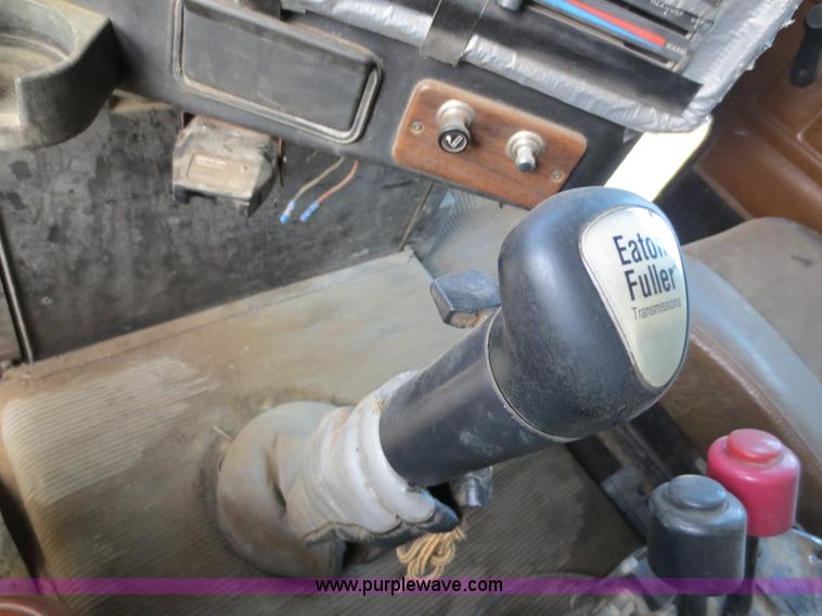 image for item F6549 1990 Freightliner FLD dump truck