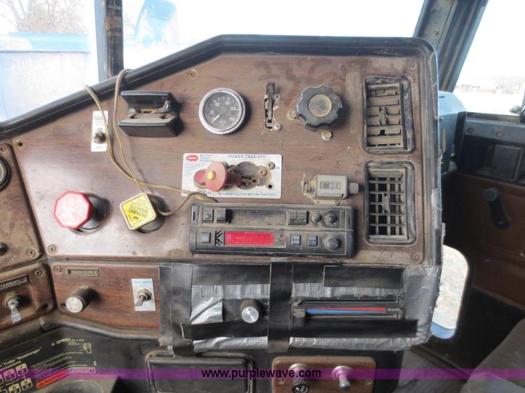 image for item F6549 1990 Freightliner FLD dump truck