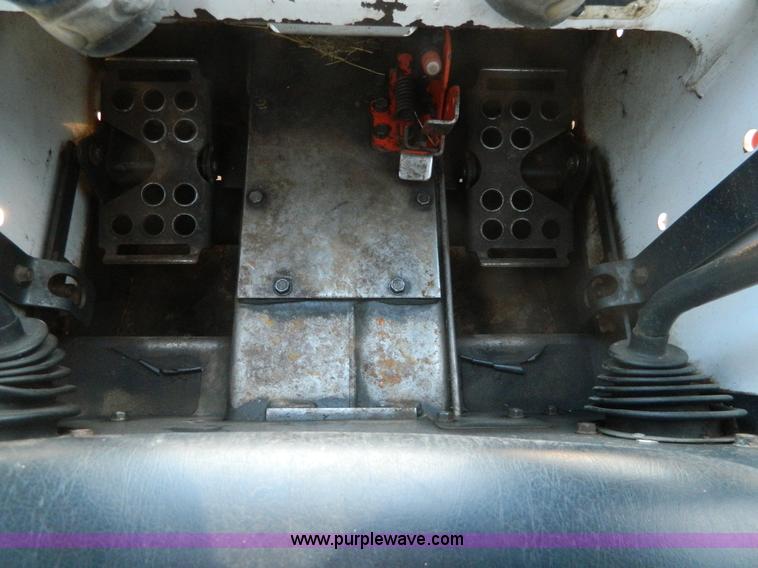 image for item G7663 1999 Bobcat 763F skid steer