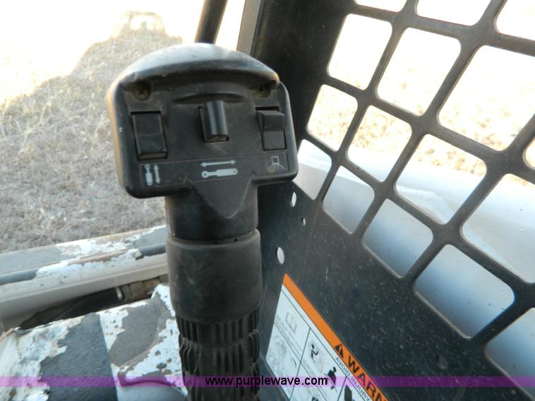 image for item G7663 1999 Bobcat 763F skid steer