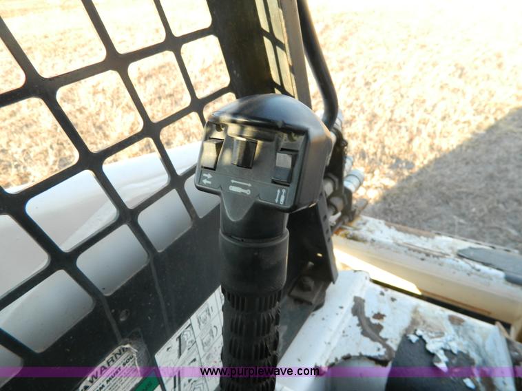image for item G7663 1999 Bobcat 763F skid steer