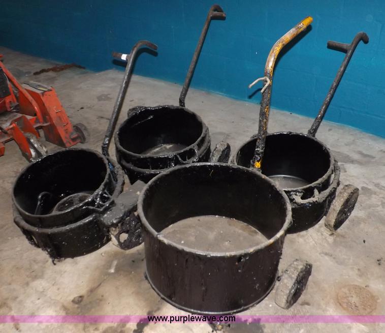 (4) hot tar mop buckets in Liberal, KS Item J9135 sold Purple Wave