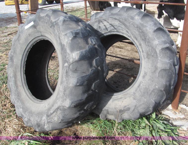 image for item K9622 (2) 19.5L-24 tires