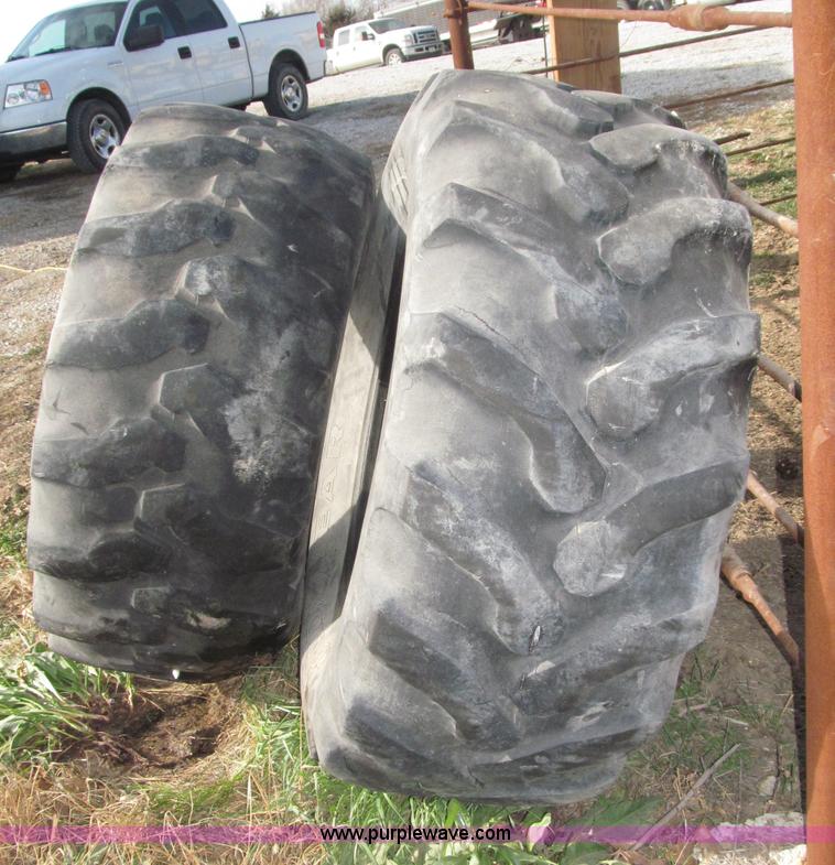 image for item K9622 (2) 19.5L-24 tires