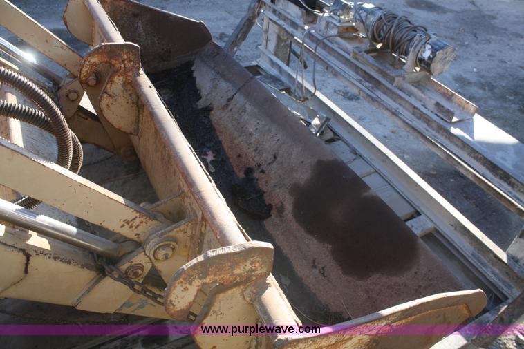 image for item O9817 1965 Case G530 backhoe