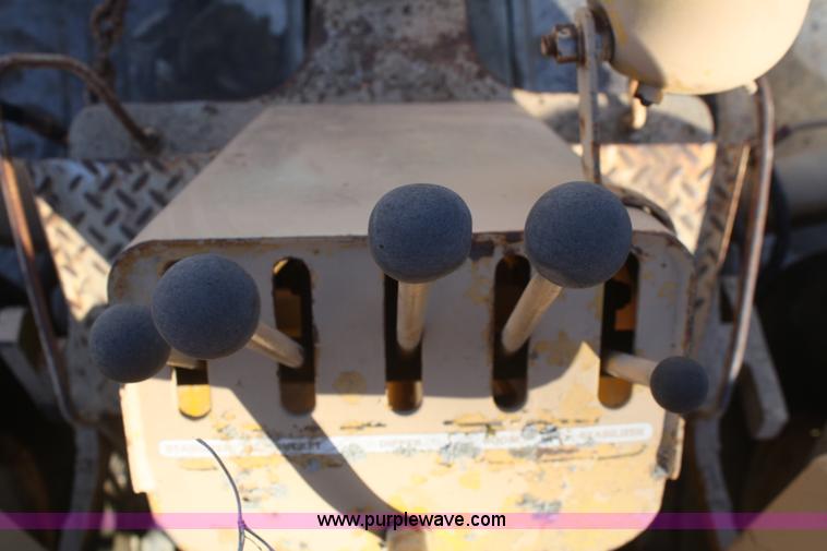 image for item O9817 1965 Case G530 backhoe