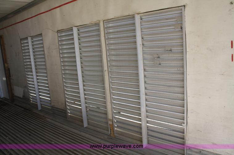 image for item O9823 1993 Utility 53' generator trailer