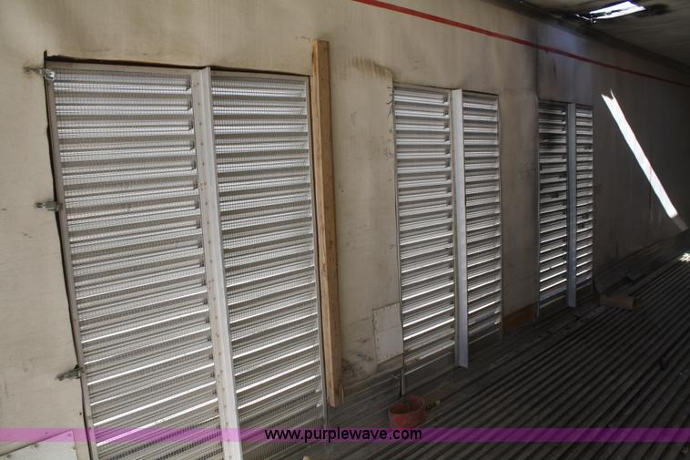 image for item O9823 1993 Utility 53' generator trailer