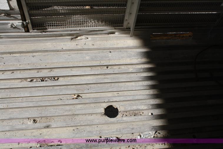 image for item O9823 1993 Utility 53' generator trailer