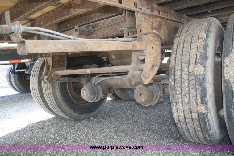 image for item O9823 1993 Utility 53' generator trailer