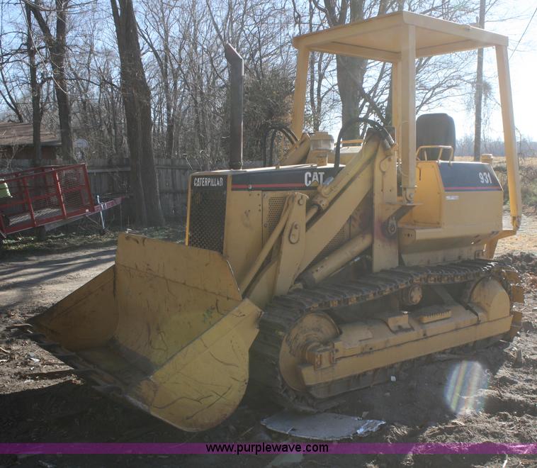 image for item O9880 Caterpillar 931 track loader