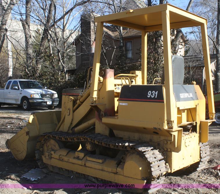 image for item O9880 Caterpillar 931 track loader