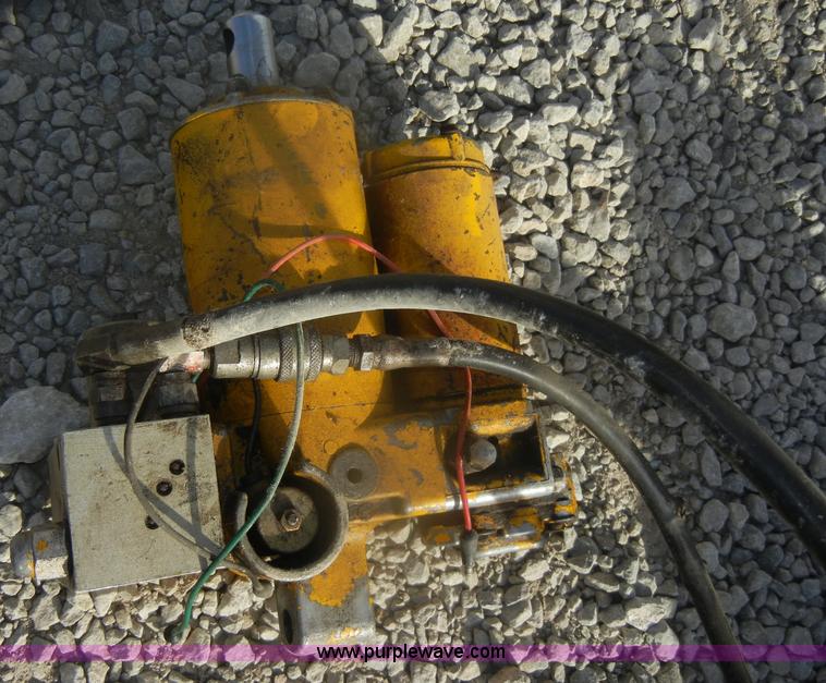 image for item T9615 (2) Meyers Quik Lift jacks for snow plows